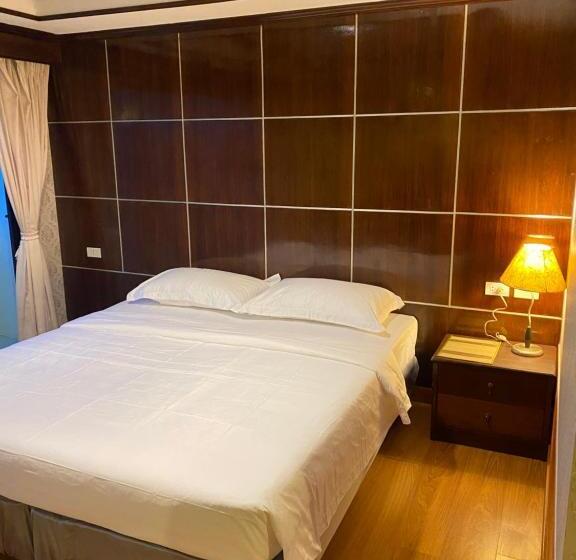 هاستل Antai Holiday B5