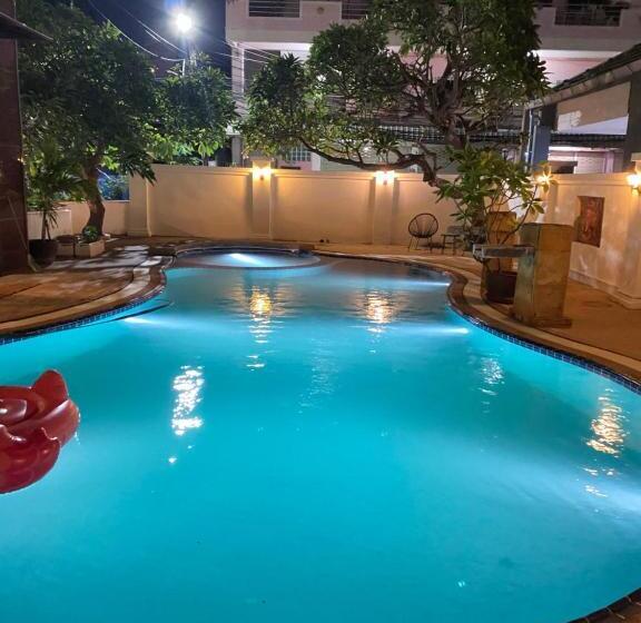 هاستل Antai Holiday Family