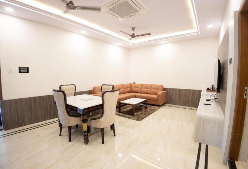 Baby Elite By Tio   The Indian Origin Hotels