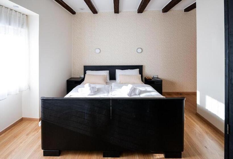 تختخواب و صبحانه 4 Tete