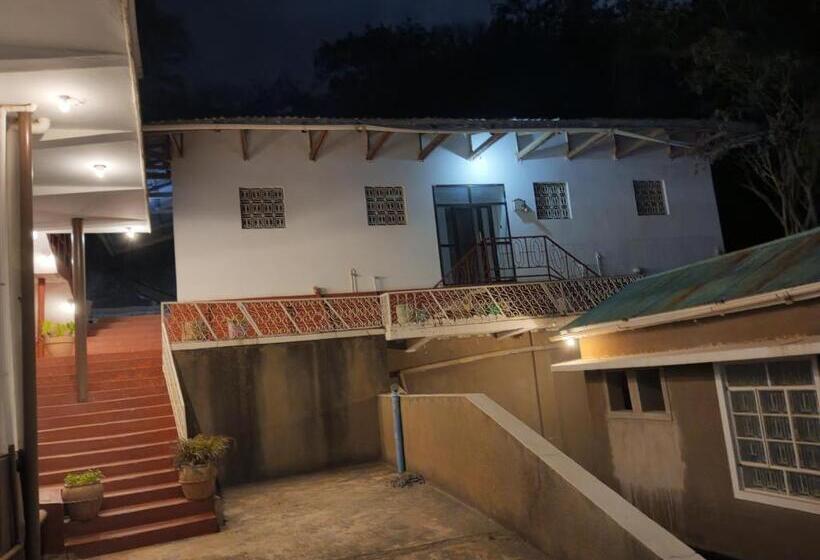 مبيت وإفطار Aida House Iringa