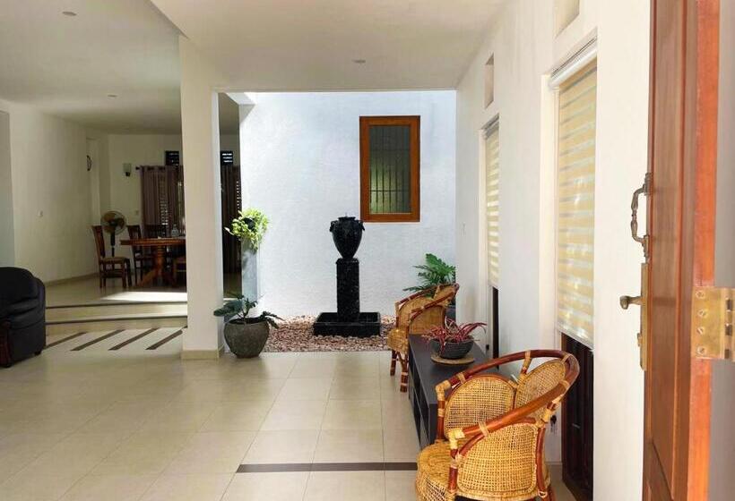 Bed and Breakfast Cenreeza Airport Villa