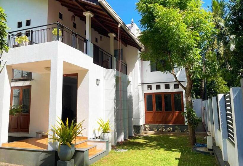 Bed and Breakfast Cenreeza Airport Villa