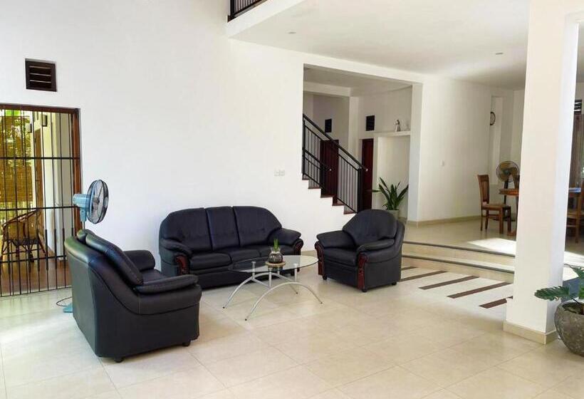 Bed and Breakfast Cenreeza Airport Villa