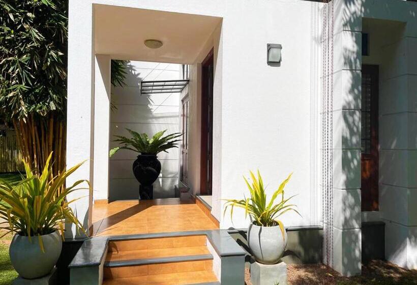 민박 Cenreeza Airport Villa