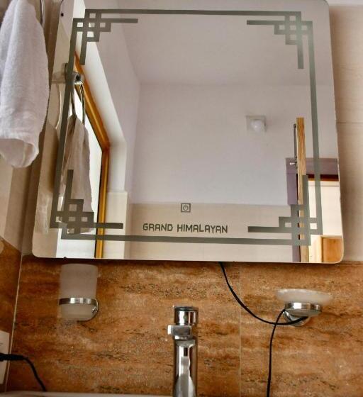 민박 Grand Himalaya Homestay Ladakh By Lexstays