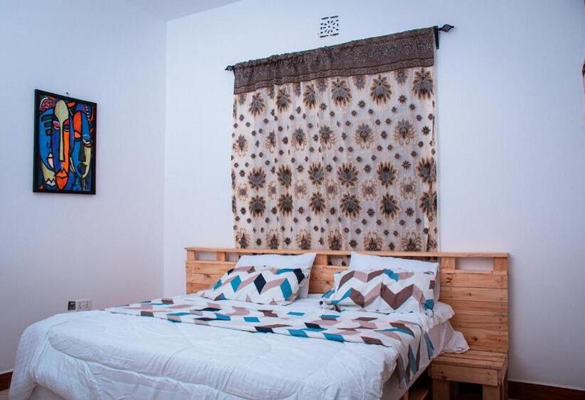 مبيت وإفطار Villa Local Lodge