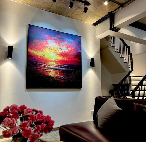 Chung Cư 2 Phòng Ngủ đầy đủ Tiện ích Bể Bơi Miễn Phí Trung Tâm Bãi Cháy