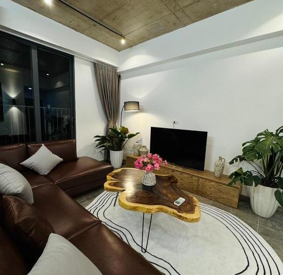 Chung Cư 2 Phòng Ngủ đầy đủ Tiện ích Bể Bơi Miễn Phí Trung Tâm Bãi Cháy