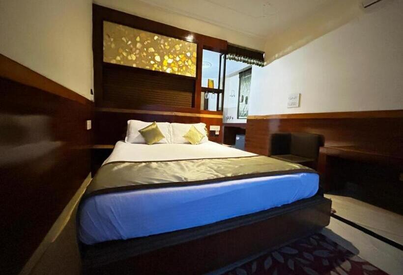 Goroomgo Hotel Gandhi S Paradise Dharamshala