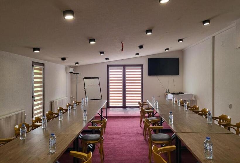 هتل Arena   Teteks