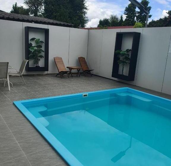 فندق Atlas Central