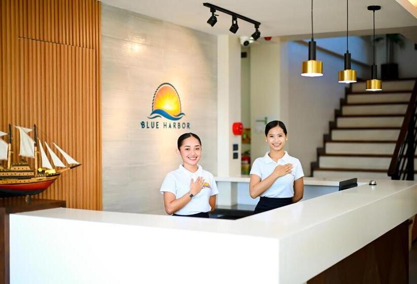 هتل Blue Harbor