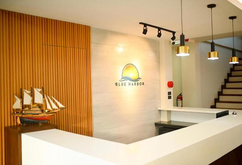هتل Blue Harbor