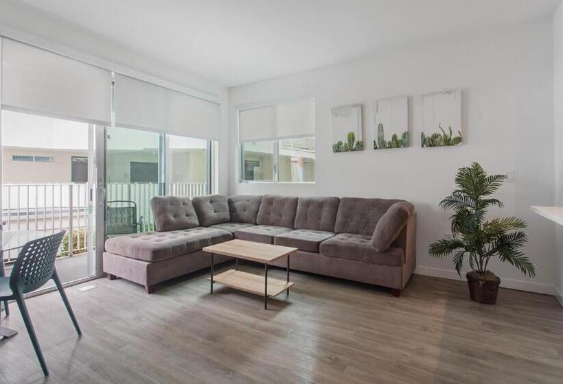 Капсульный Oтель Santa Monica Mid City 2bedroom Pool & Parking