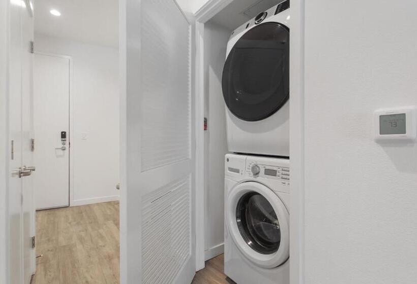 Капсульный Oтель Santa Monica Mid City 2bedroom Pool & Parking