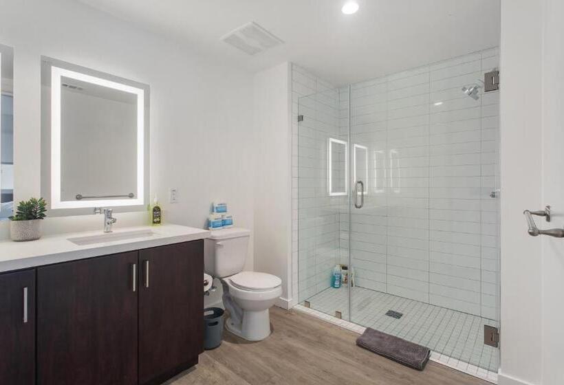 Капсульный Oтель Santa Monica Mid City 2bedroom Pool & Parking