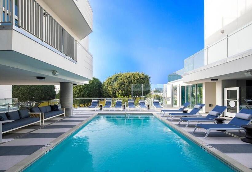 Капсульный Oтель Santa Monica Mid City 2bedroom Pool & Parking