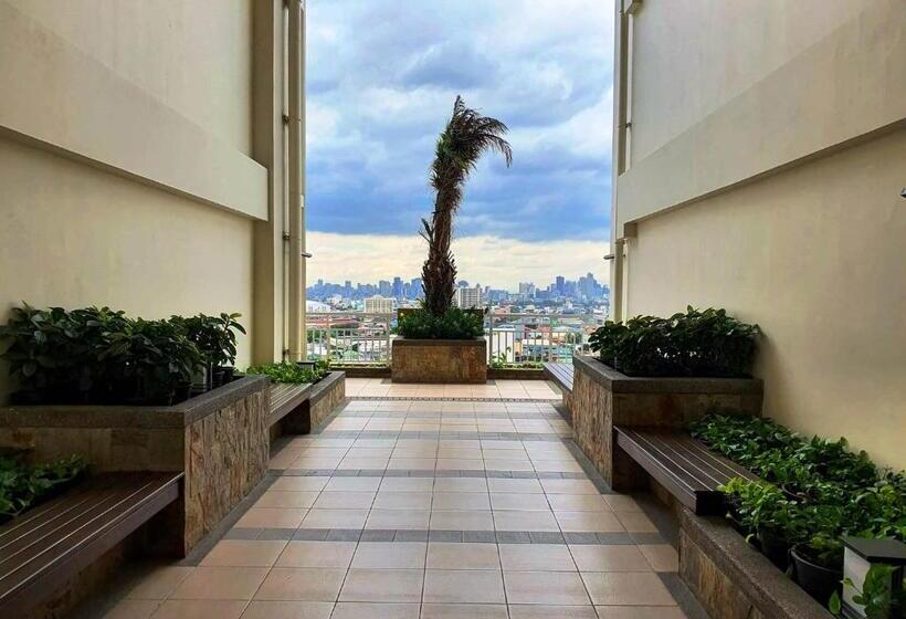 هتل Cuddle & Cradle Staycation At The Celandine