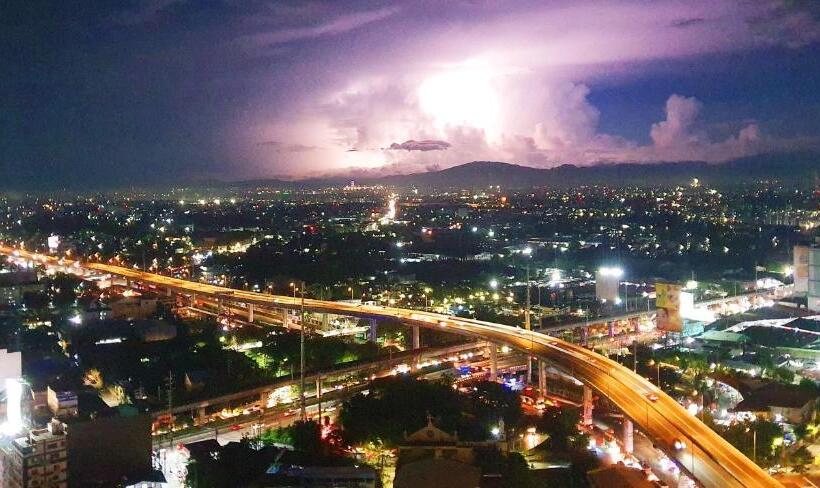 هتل Cuddle & Cradle Staycation At The Celandine