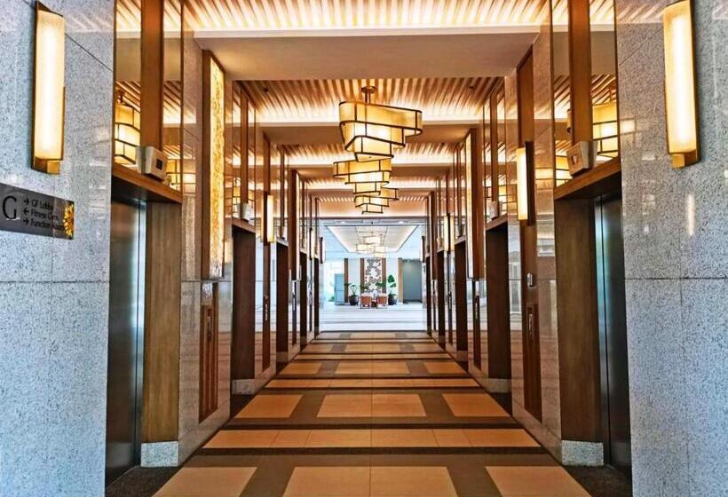 هتل Cuddle & Cradle Staycation At The Celandine