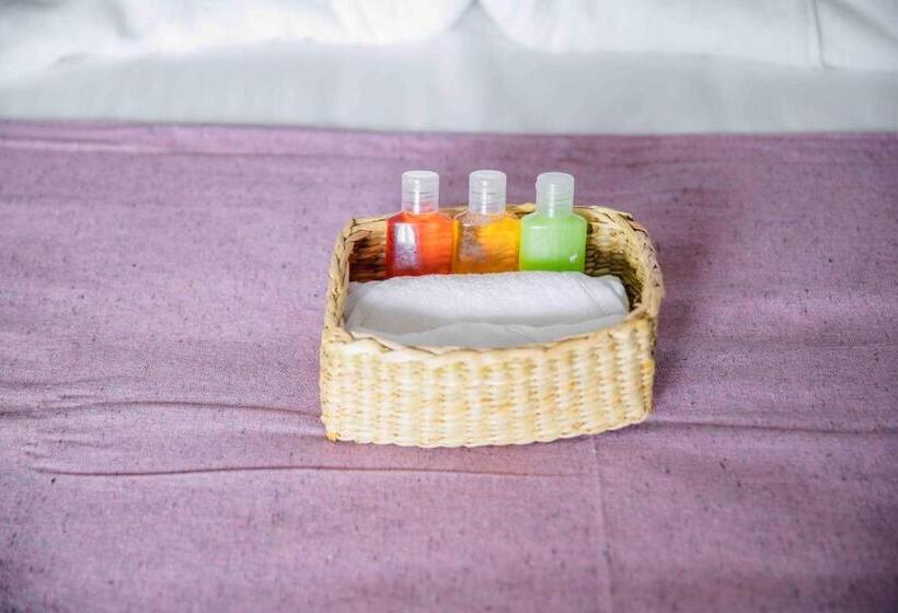 בית מלון כפרי Hirigala Beach Resort