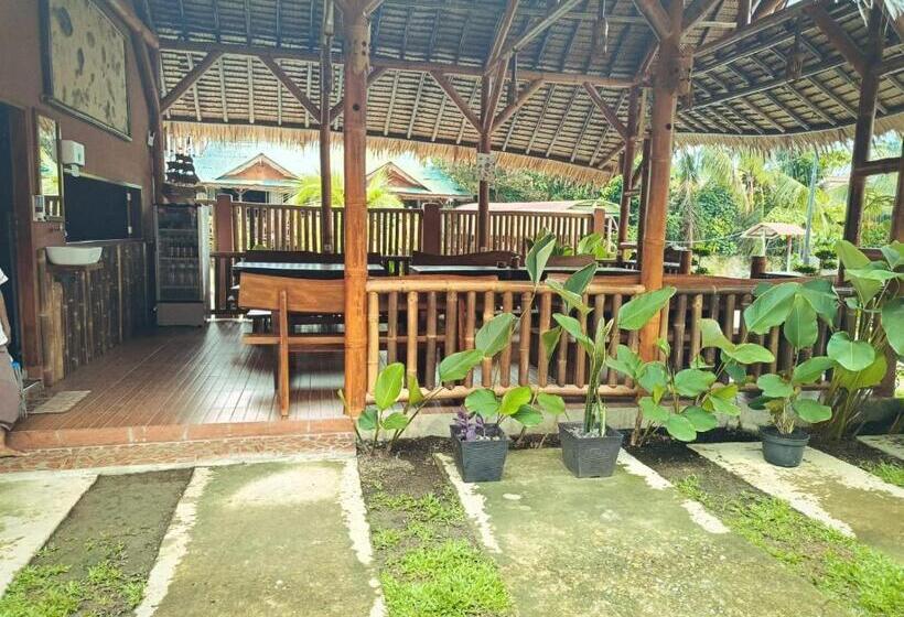هتل Jungle View Homestay & Guesthouse