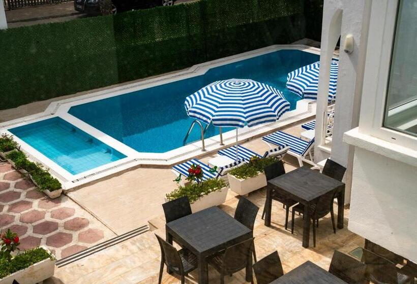 هتل Kemer Royal Beach