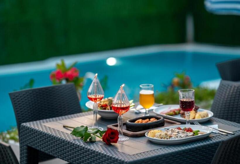 Отель Kemer Royal Beach