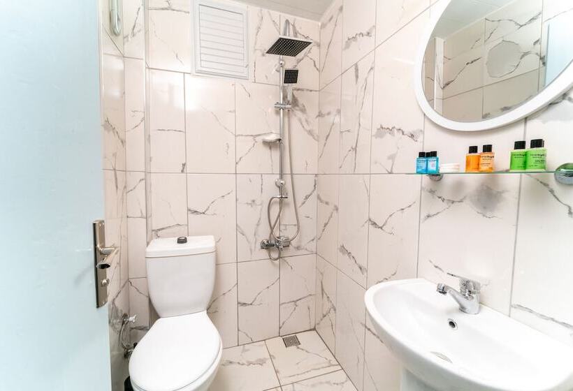 هتل Kemer Royal Beach