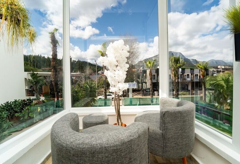 هتل Kemer Royal Beach