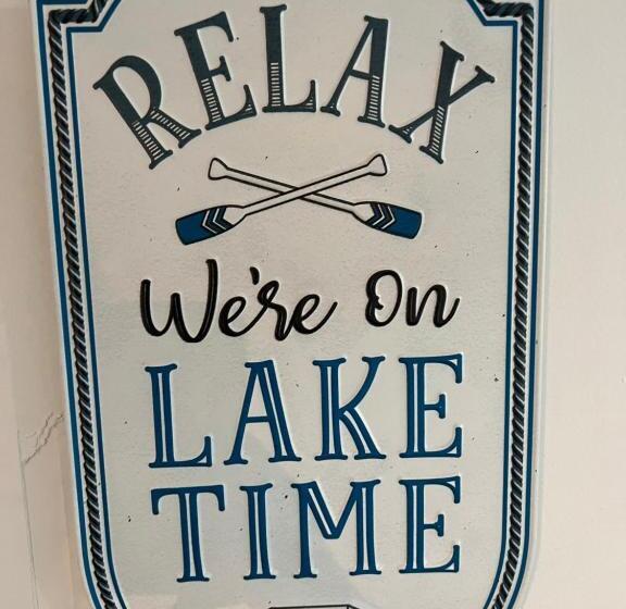 فندق Lakehouse Inn