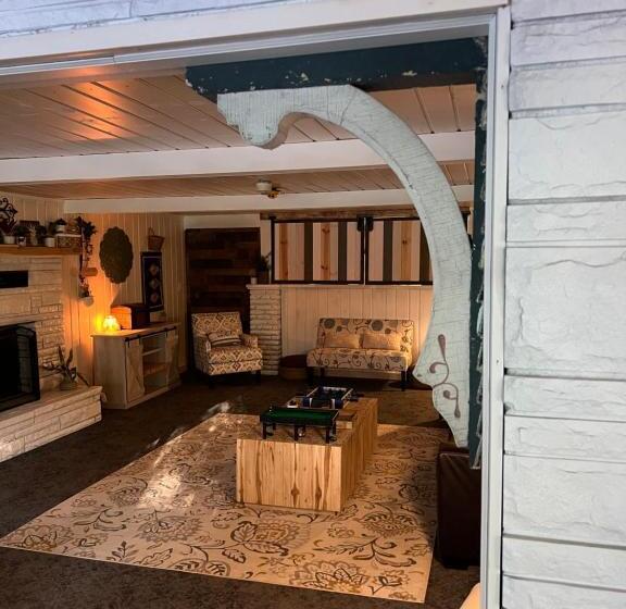 فندق Lakehouse Inn