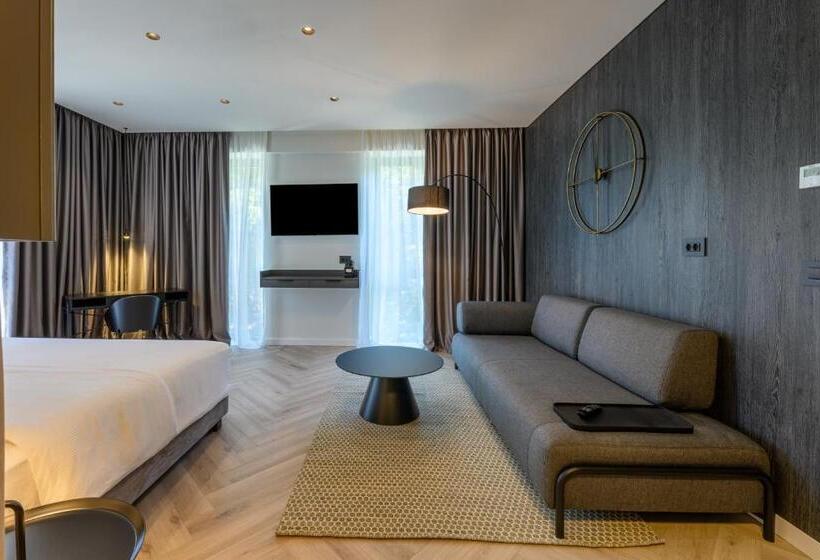 Отель Luna Residence