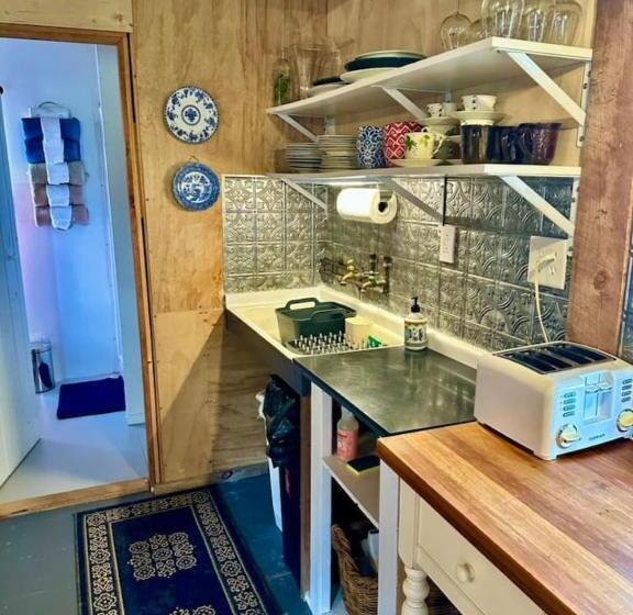 فندق Tapley Farm Charming Barn At Salt Water Farm