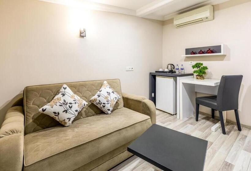 ホテル Tel Street Suites