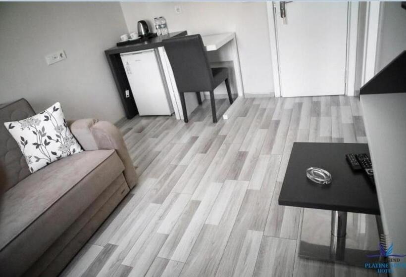 ホテル Tel Street Suites