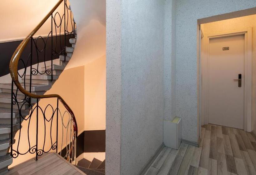 ホテル Tel Street Suites