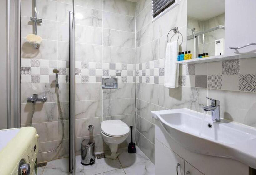 ホテル Tel Street Suites