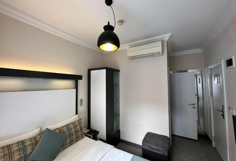 ホテル Tel Street Suites