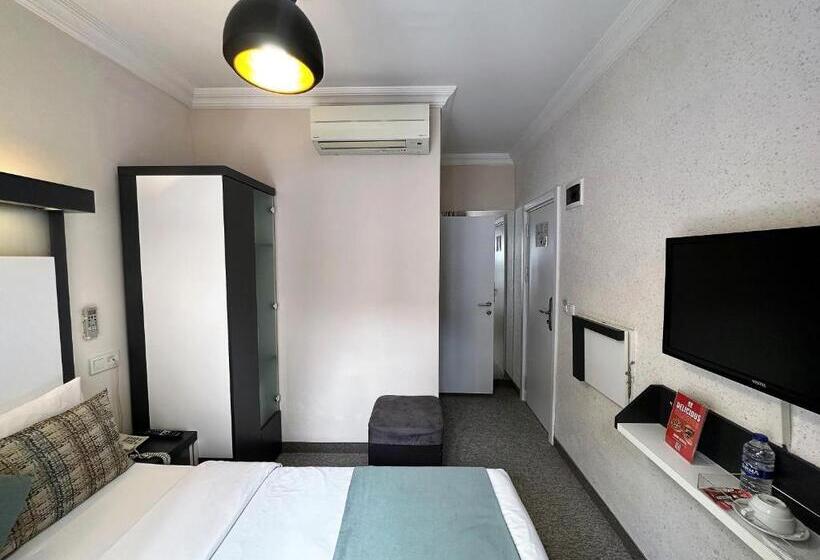 ホテル Tel Street Suites