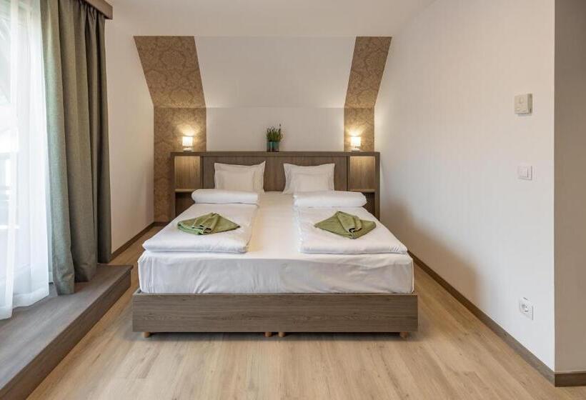 Отель Turul Villa