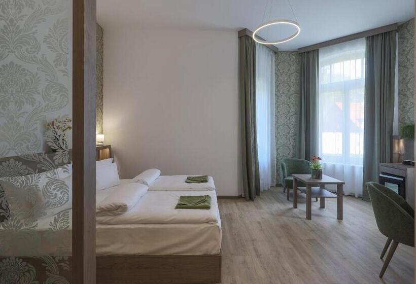 Отель Turul Villa