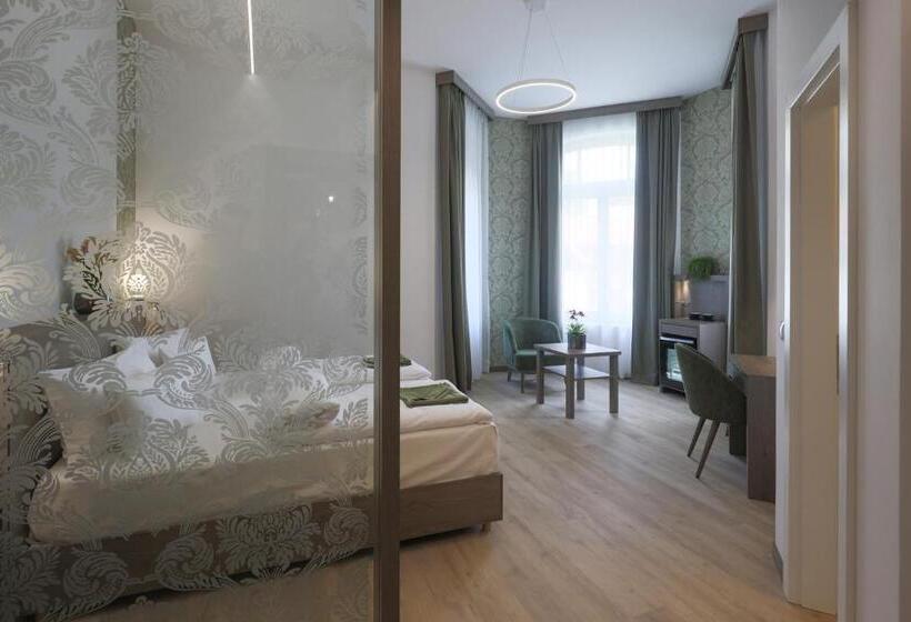 Отель Turul Villa