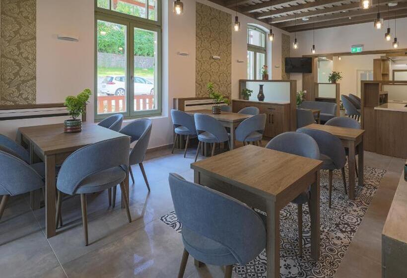 Отель Turul Villa