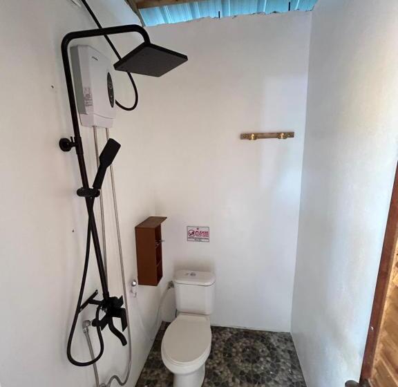 Islanders Hostel Port Barton