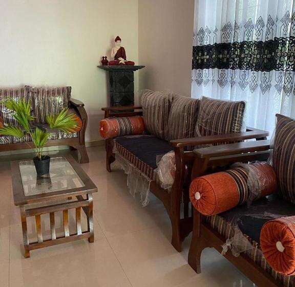 Пансион Bat House