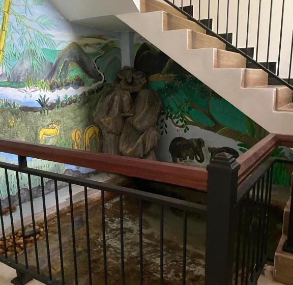 Пансион Bat House