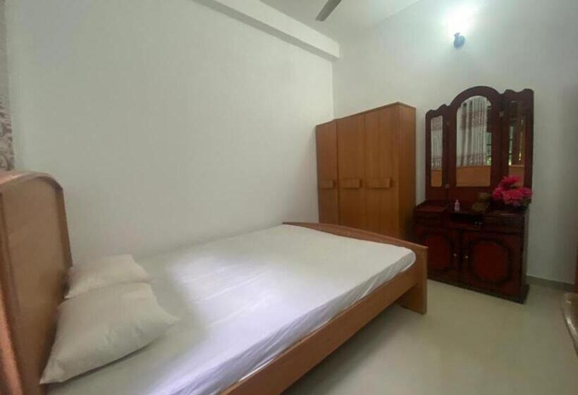 Пансион Bat House