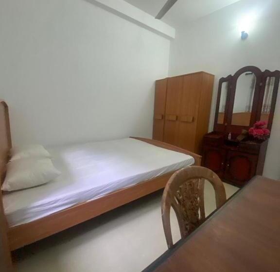 Пансион Bat House